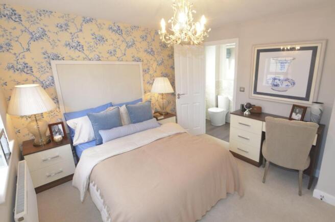 Double bedroom with en suite