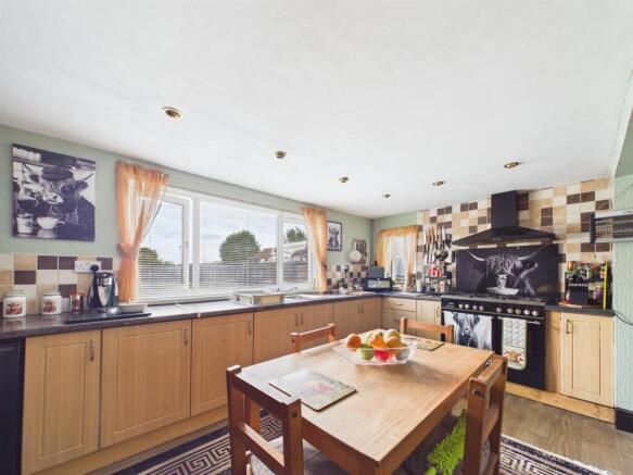 Kitchen/Living Area