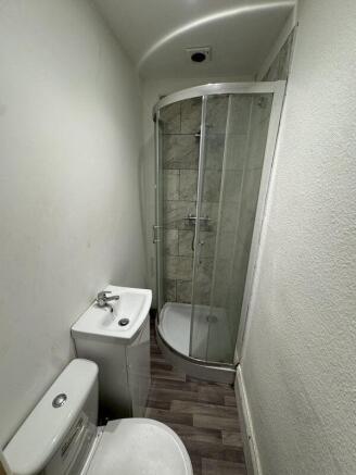 1 bed House Share to rent Image 11