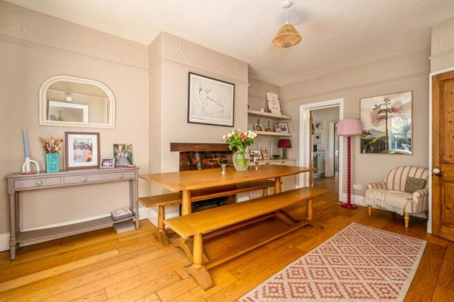 4 bed Semi-Detached for sale Image 10