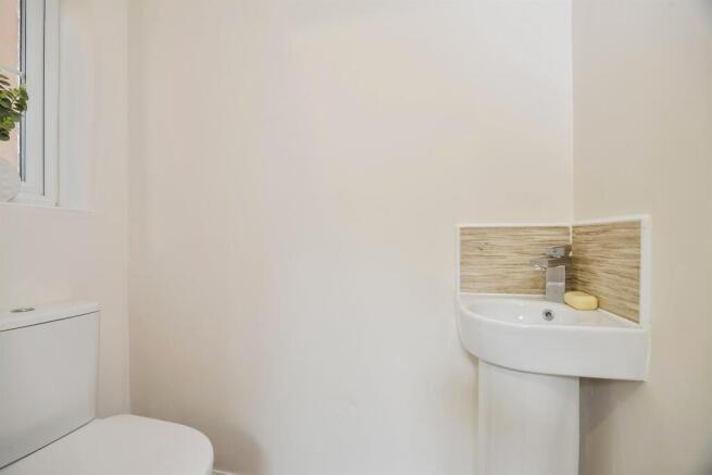 3 bed Detached for sale Image 10