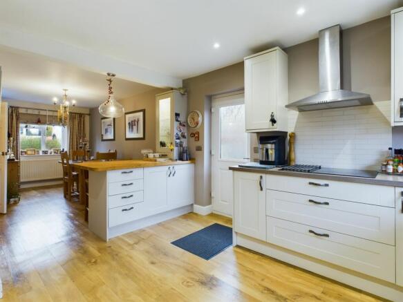 Kitchen/Dining Room