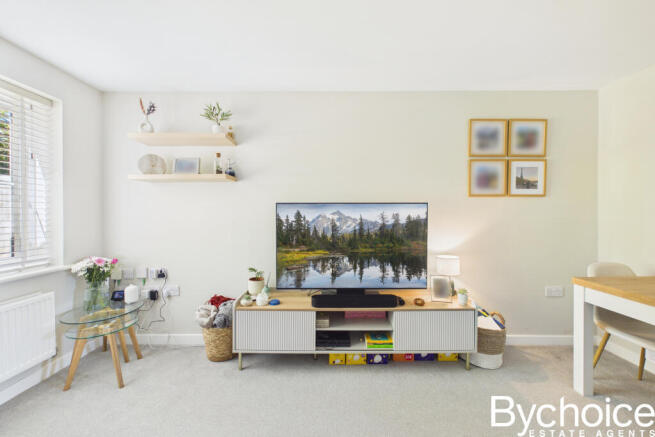 CAM05454G0-PR0160-STILL009