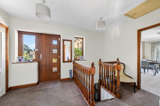 5 bed Detached for sale Image 5