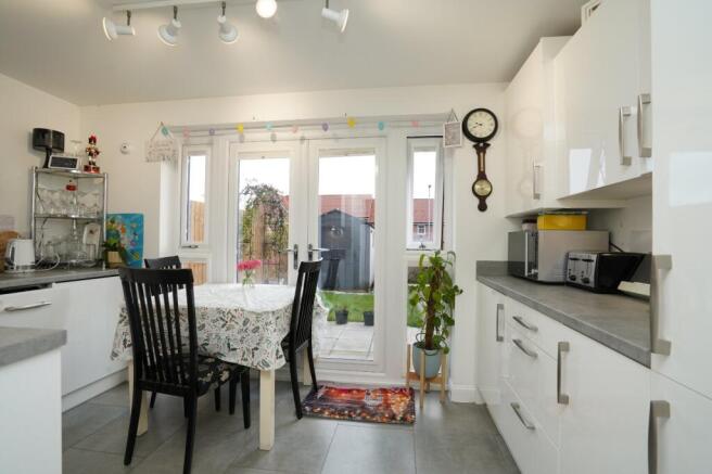 2 bed Terraced for sale Image 4