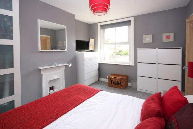 BEDROOM 2