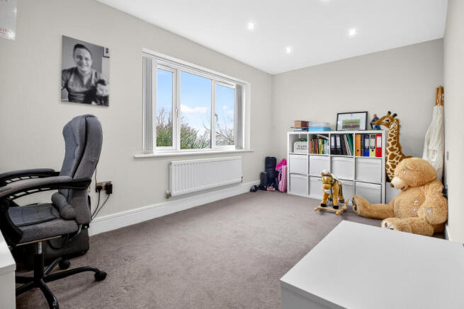 4 bed Detached for sale Image 10