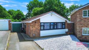 11, Old Hall Gardens, Church Gresley, Swadlincote DE11 9PA