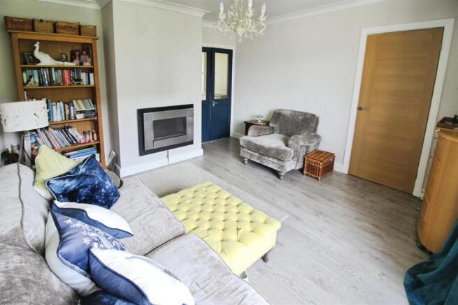 3 bed Semi-Detached for sale Image 4
