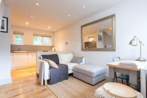 2, Coach House Lane, London N5 1AW