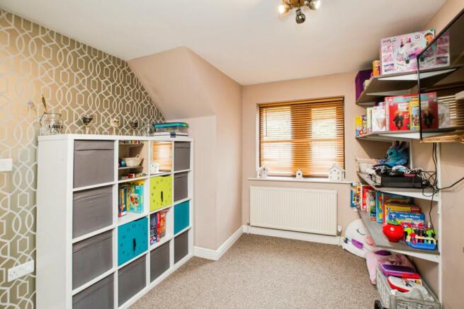 6 bed Detached for sale Image 9