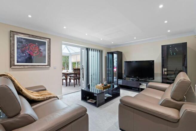 4 bed Detached for sale Image 6