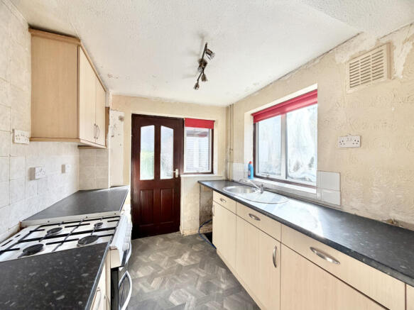Severn Drive, Garforth, West Yorkshire, LS25 photo 2
