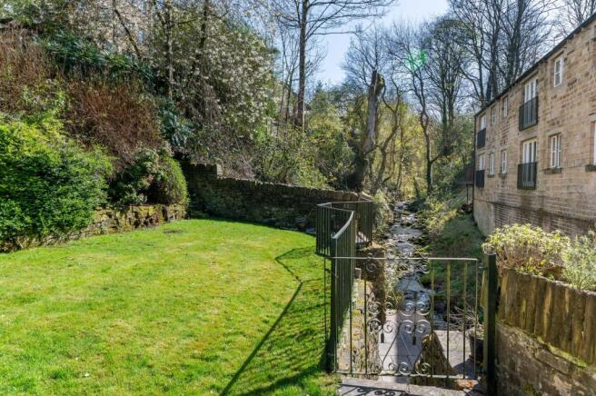Swan Bank Lane, Holmfirth, HD9 photo 4