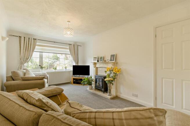3 bed Detached Bungalow for sale Image 3