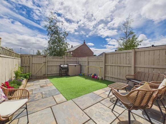 3 bed Terraced for sale Image 10