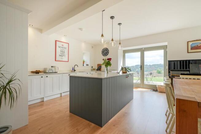 3 bed Detached for sale Image 3