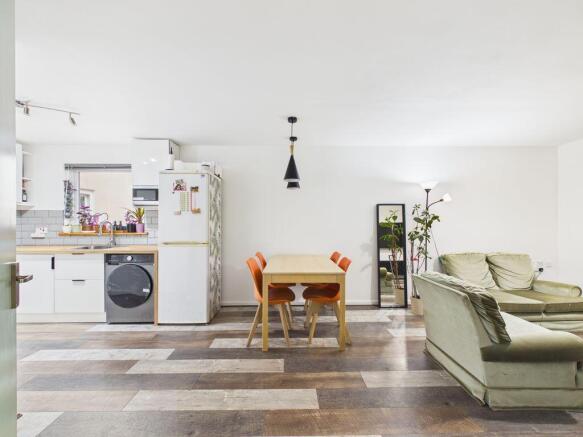 kitchen/lounge/diner