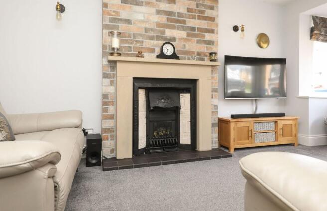 4 bed Detached for sale Image 10