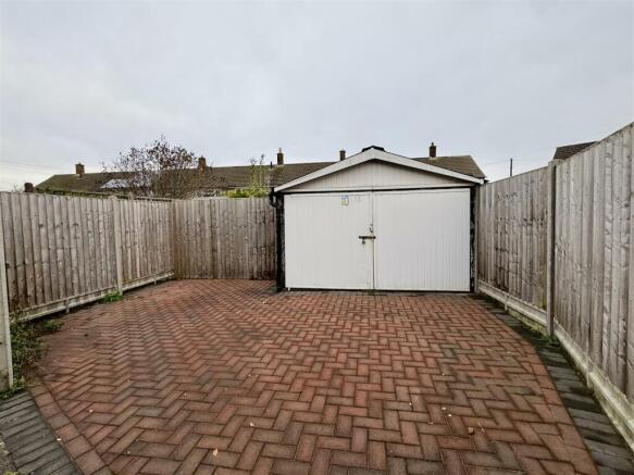 Garage & Parking