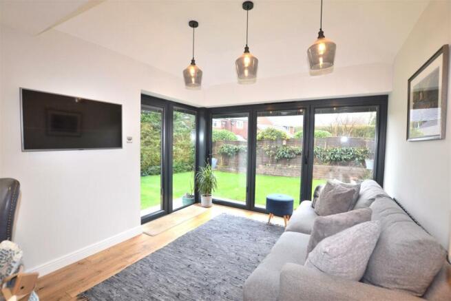 Living, Bi-Fold Doors.JPG
