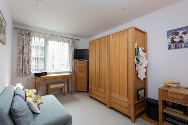 3 bed Apartment for sale Image 9