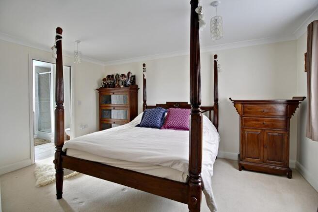 Bedroom 2 (Double)