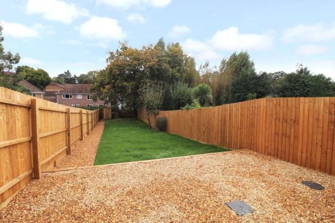 Portsmouth Road, Bursledon, SO31 photo 4