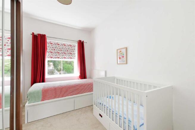 4 bed Town House for sale Image 9