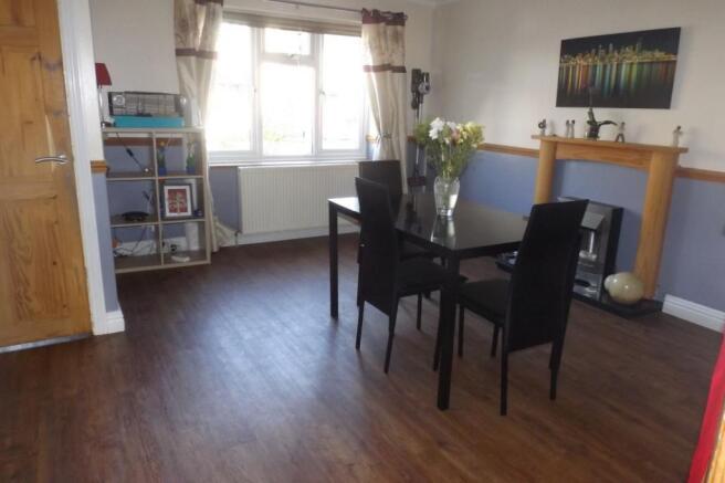 FRONT SITTING ROOM O