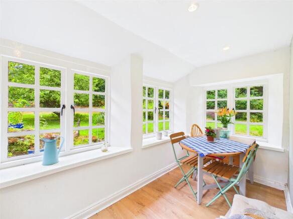 ENTRANCE HALL/SUN ROOM