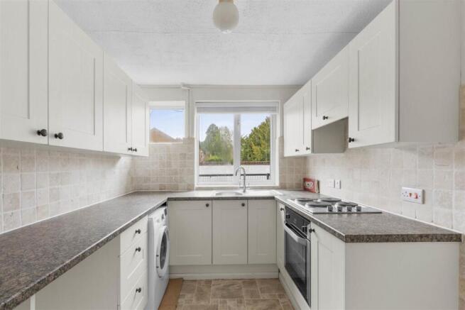 Flat 2, 44 Bell Street, HP27 QAD (LOW RES)-9.jpg