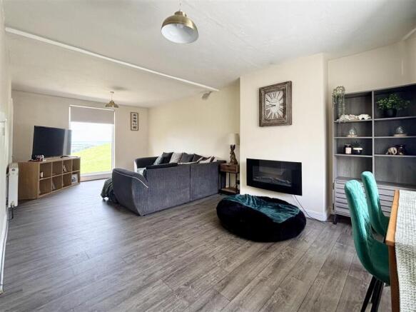 3 bed Terraced for sale Image 4