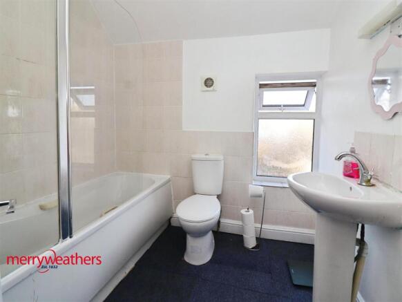 3 bed Terraced for sale Image 4