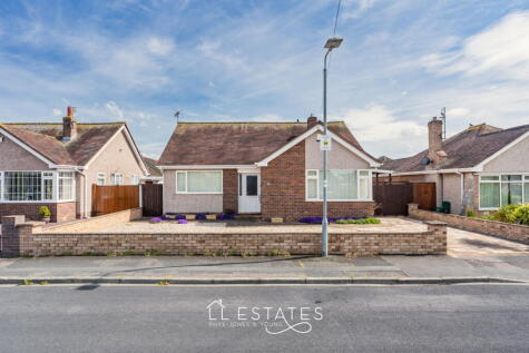 Ffordd Nant, Rhuddlan, LL18 2SW