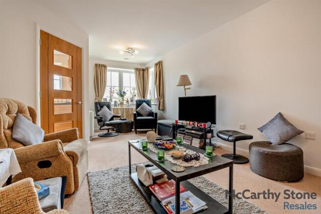 2 bed Apartment for sale Image 4