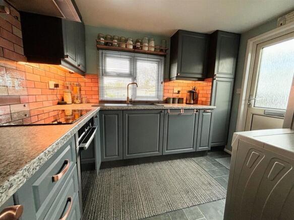 qkHbROC3DUeyu5tzl...