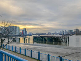 21, Sark Tower, Erebus Drive, London SE28 0GG