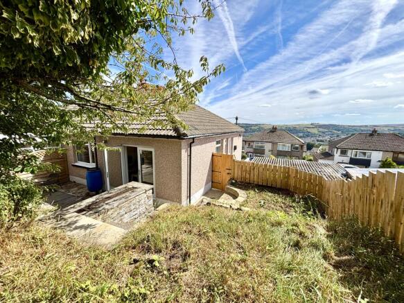 2 bed Semi-Detached Bungalow for sale Image 11