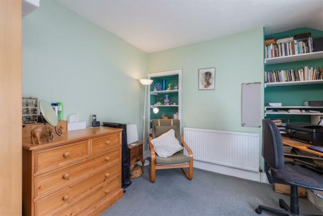 Hill Cottages 28 Bedroom 1-2.jpg