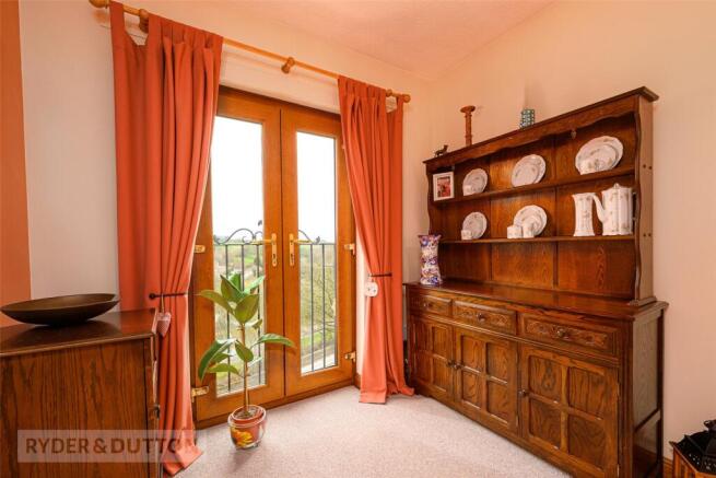 4 bed Detached for sale Image 12
