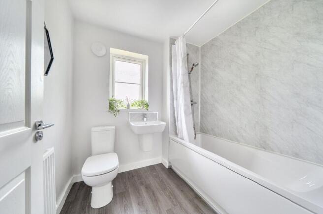 3 bed Semi-Detached for sale Image 7