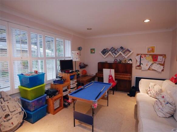 Photo 8