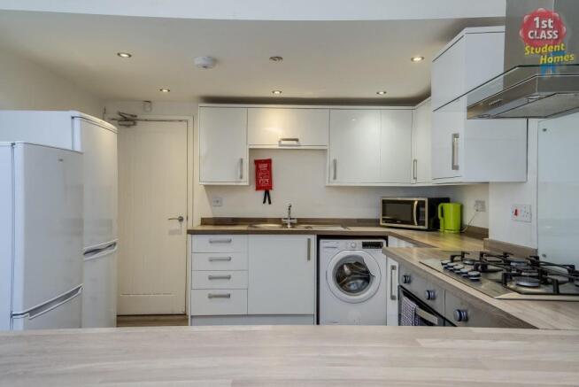 Kitchen/ Living Room