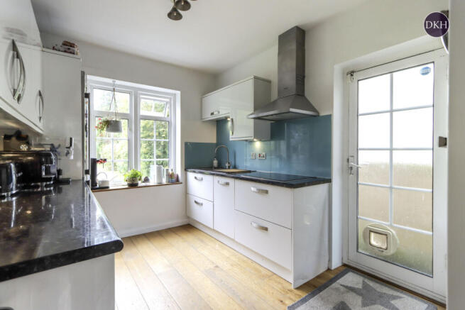Harford Drive, Cassiobury photo 4