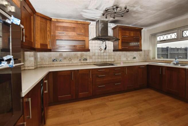 3 bed Terraced for sale Image 6