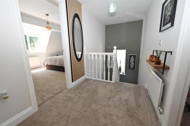 4 bed Detached for sale Image 10