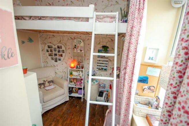 Bedroom 4.jpg