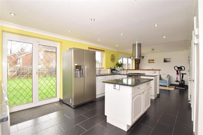 Kitchen/Breakfast Area