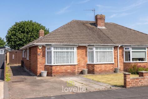 Holton Mount, Holton-Le-Clay, DN36
